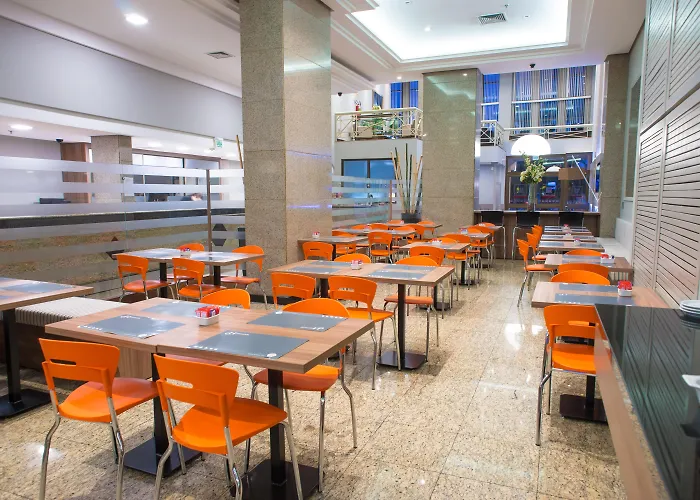 Hotel Continental Business - 200 Metros Do Complexo Hospitalar Santa Casa 3*