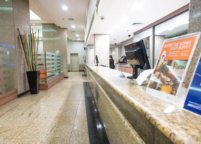 Continental Business - 200 Metros Do Complexo Hospitalar Santa Casa Hotel