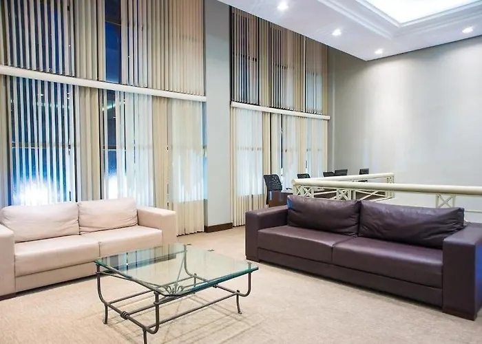 Hotel Continental Business - 200 Metros Do Complexo Hospitalar Santa Casa 3*
