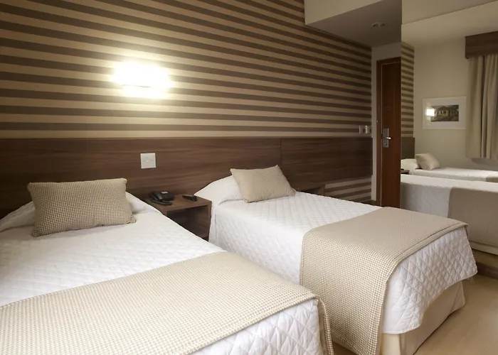 Continental Business - 200 Metros Do Complexo Hospitalar Santa Casa Hotel
