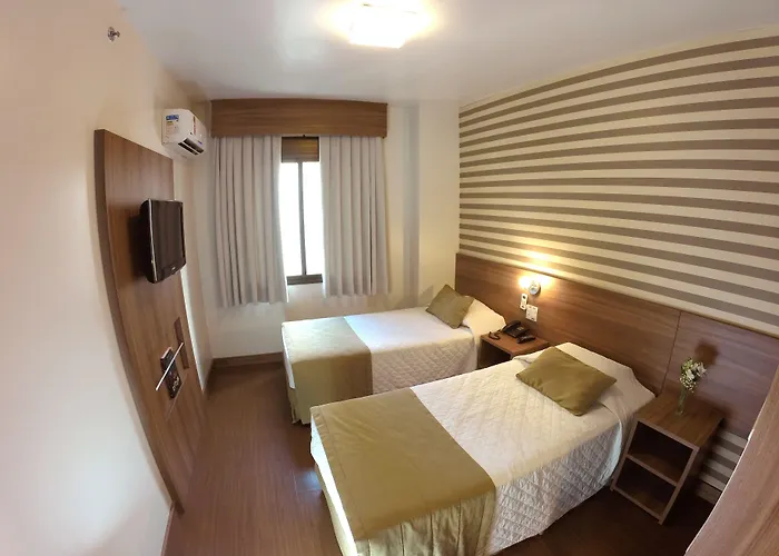 Hotel Continental Business - 200 Metros Do Complexo Hospitalar Santa Casa