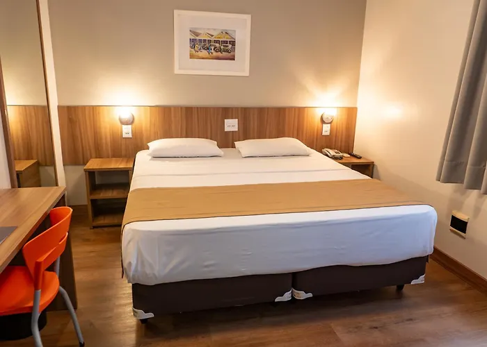 Continental Business - 200 Metros Do Complexo Hospitalar Santa Casa 3* Porto Alegre