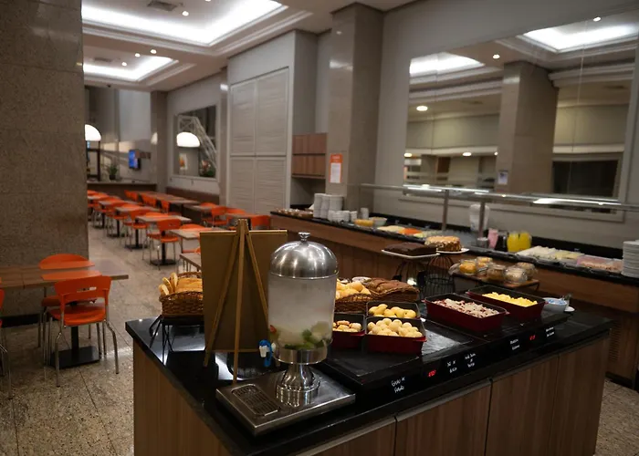 Continental Business - 200 Metros Do Complexo Hospitalar Santa Casa 3* Porto Alegre