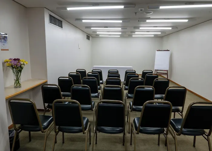 Continental Business - 200 Metros Do Complexo Hospitalar Santa Casa 3*