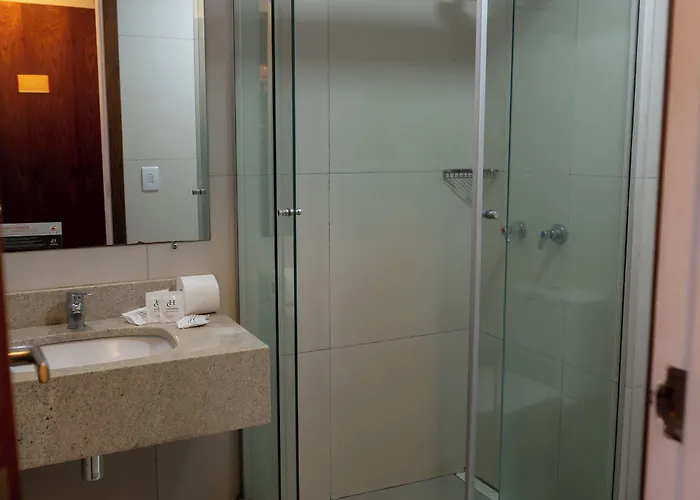 Continental Business - 200 Metros Do Complexo Hospitalar Santa Casa 3* Porto Alegre