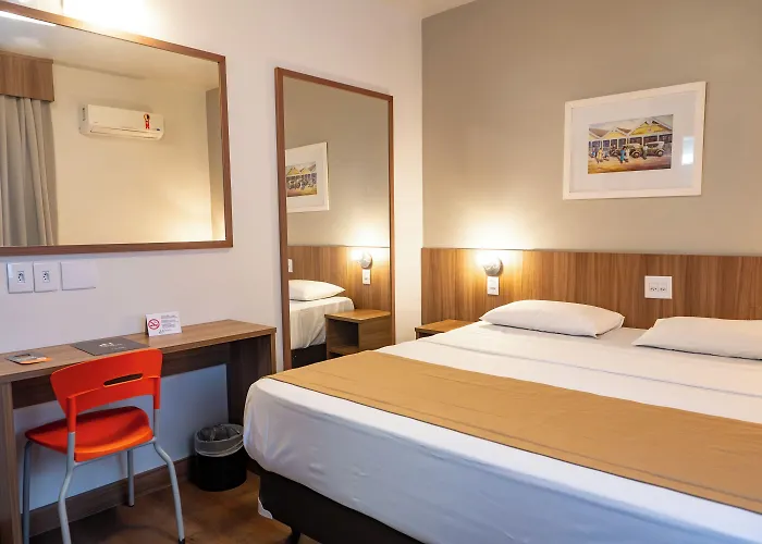 Hotel Continental Business - 200 Metros Do Complexo Hospitalar Santa Casa 3*