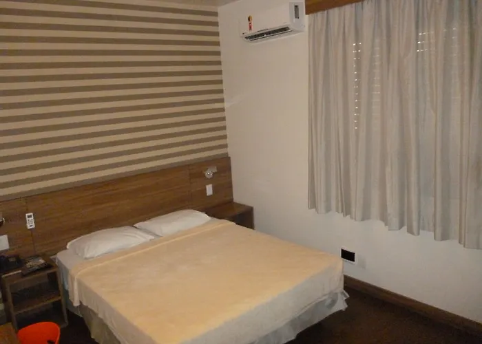 Continental Business - 200 Metros Do Complexo Hospitalar Santa Casa Hotel Porto Alegre
