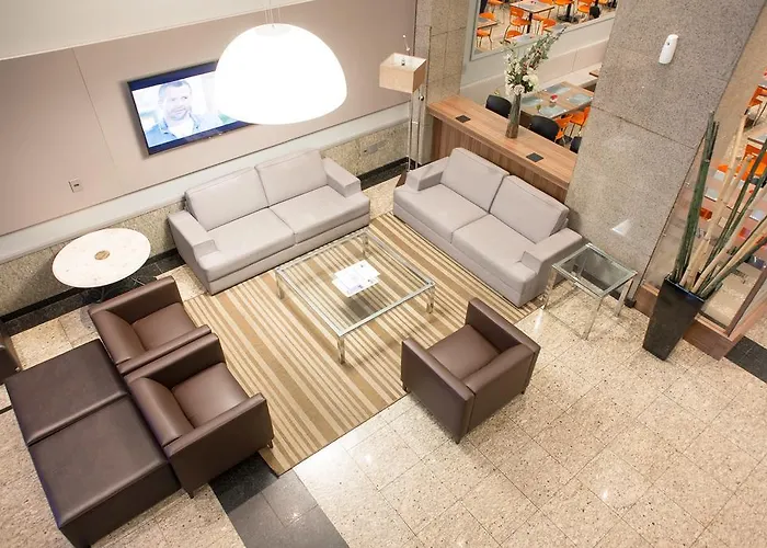 Hotel Continental Business - 200 Metros Do Complexo Hospitalar Santa Casa