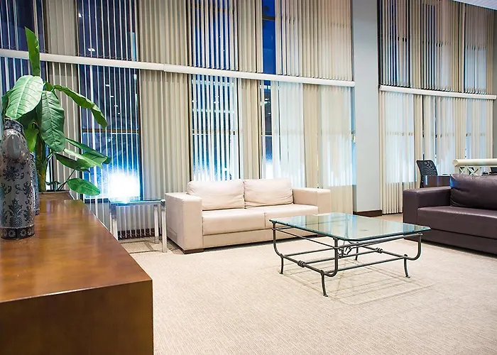 Continental Business - 200 Metros Do Complexo Hospitalar Santa Casa 3*