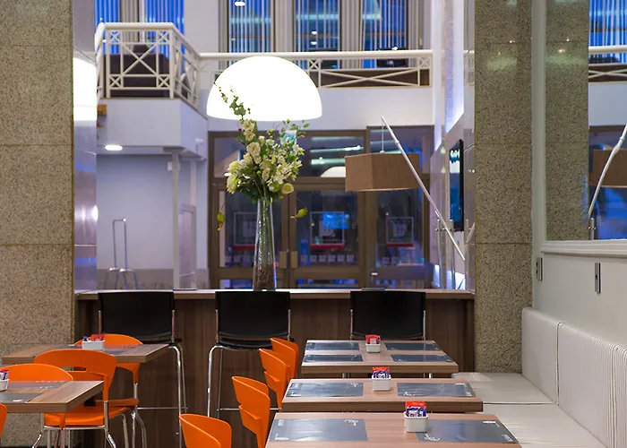 Hotel Continental Business - 200 Metros Do Complexo Hospitalar Santa Casa