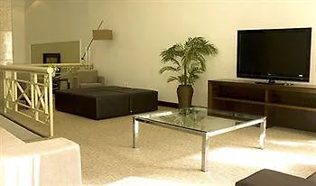 Continental Business - 200 Metros Do Complexo Hospitalar Santa Casa Hotel 3*